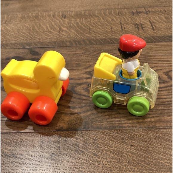 Vintage PLAYSKOOL Wee Animals Yellow Duck and Go Go Gears Sedan - Picture 2 of 4